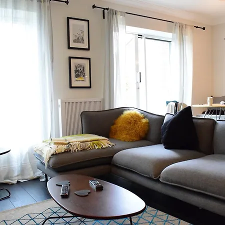 Modern 2 Bedroom In