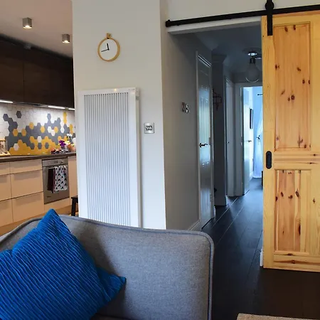 Modern 2 Bedroom In Apartament